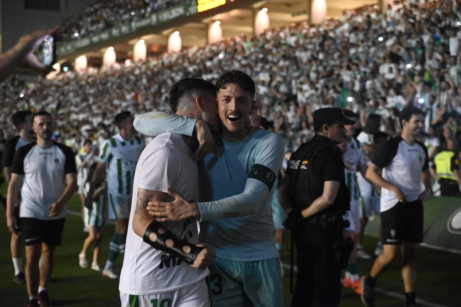 ¡El Córdoba CF celebra a lo grande su ascenso a Segunda División!