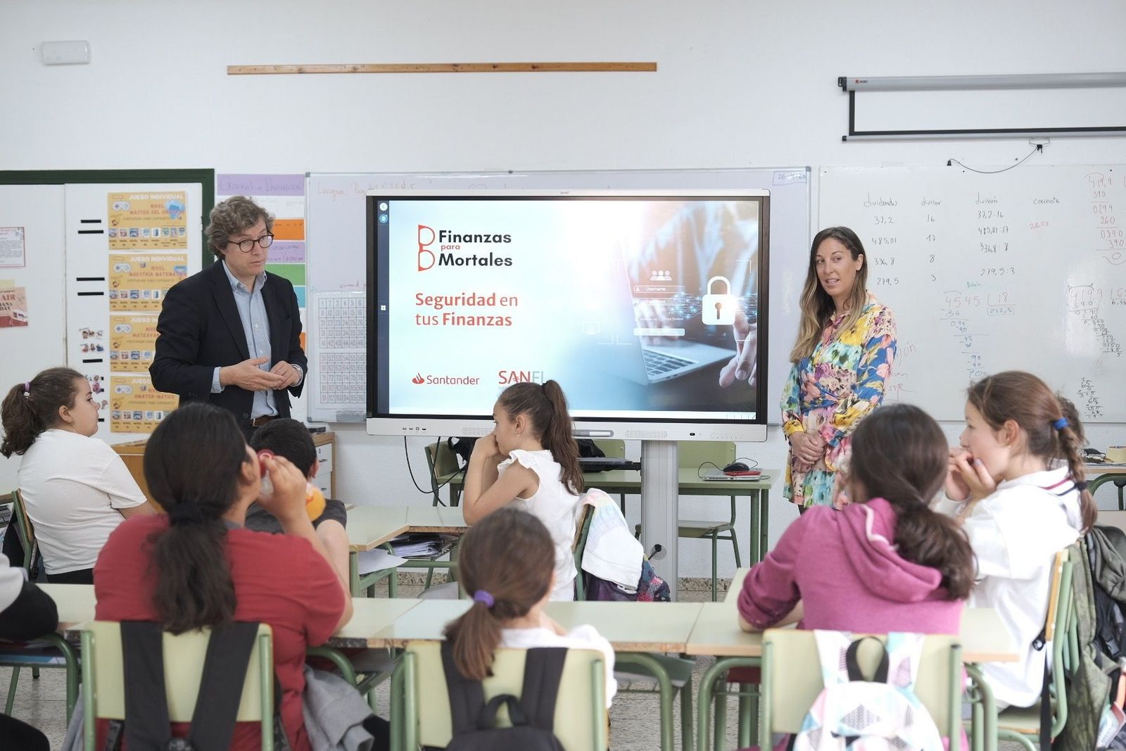 El programa Finanzas para Mortales acerca a miles de escolares las claves del ahorro y la gestión del dinero.