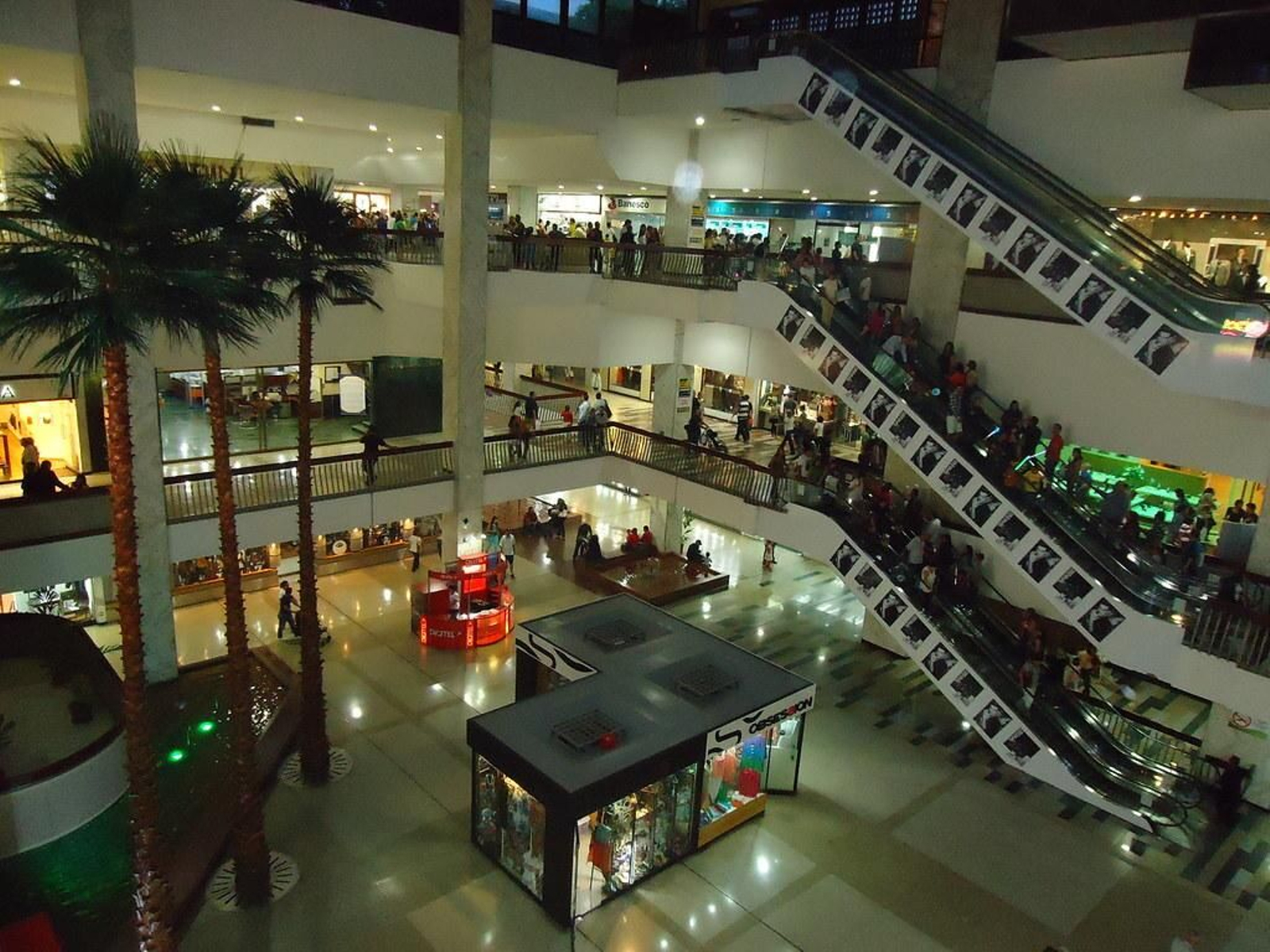 Los centros comerciales ampliarán su aforo al 50% en la fase 3