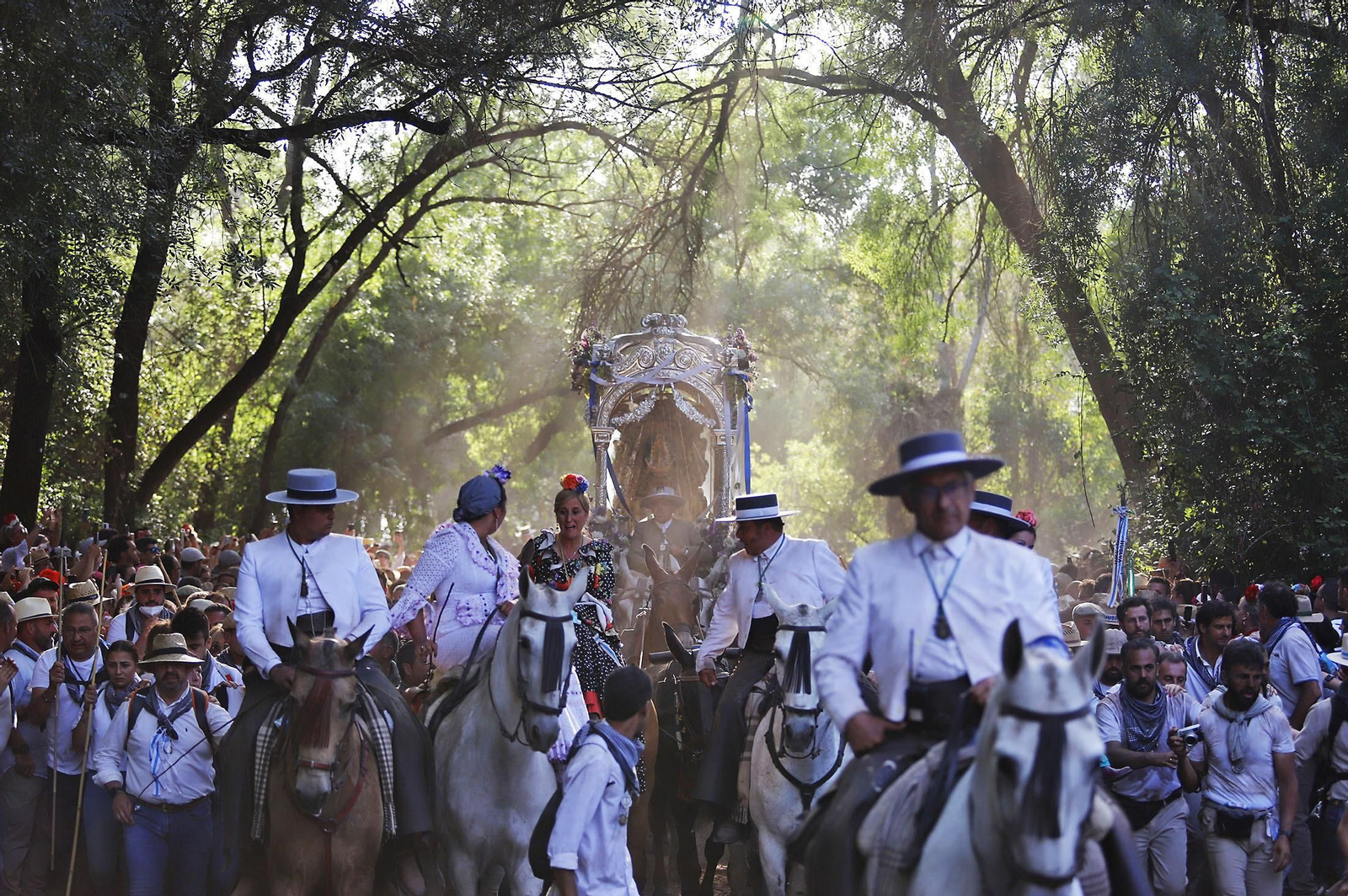 El Rocío 2023: Imágenes del Camino de la Hermandad del Rocío de Huelva