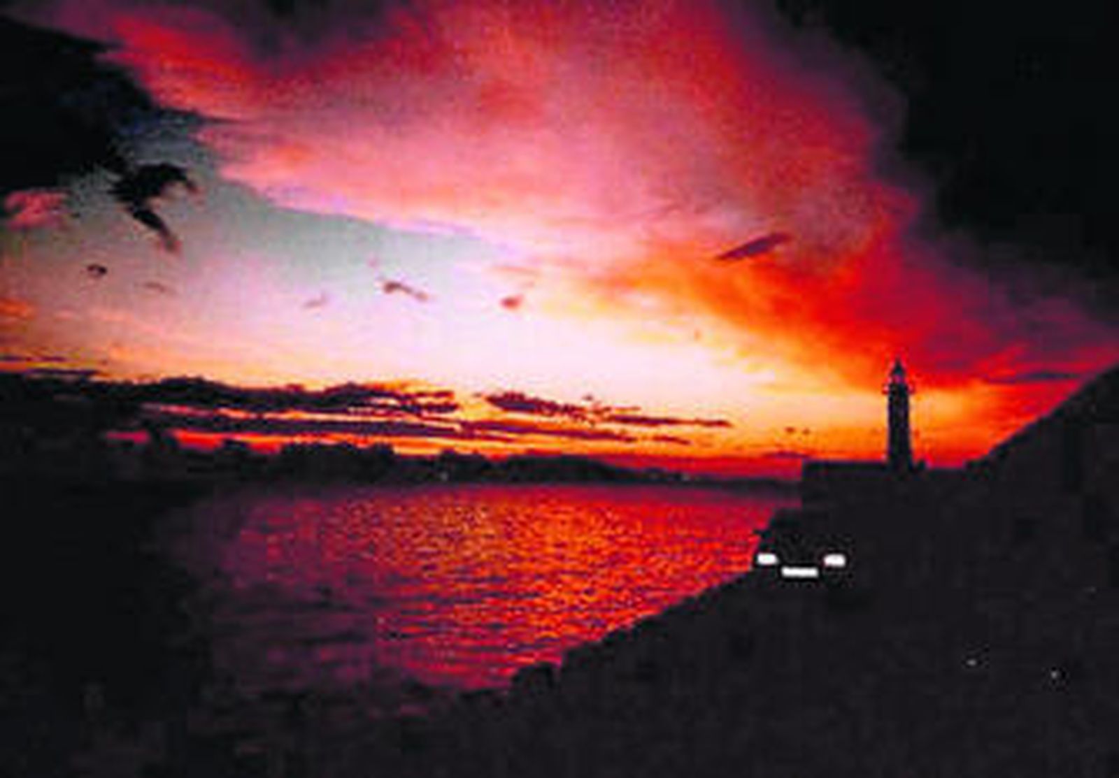 La foto ganadora se titula 'Atardecer en el faro'.
