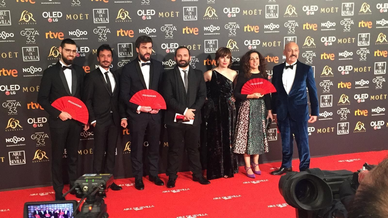 ¿Qué significan los abanicos rojos en la gala de los Goya? ¿Qué significan los abanicos rojos en la gala de los Goya?