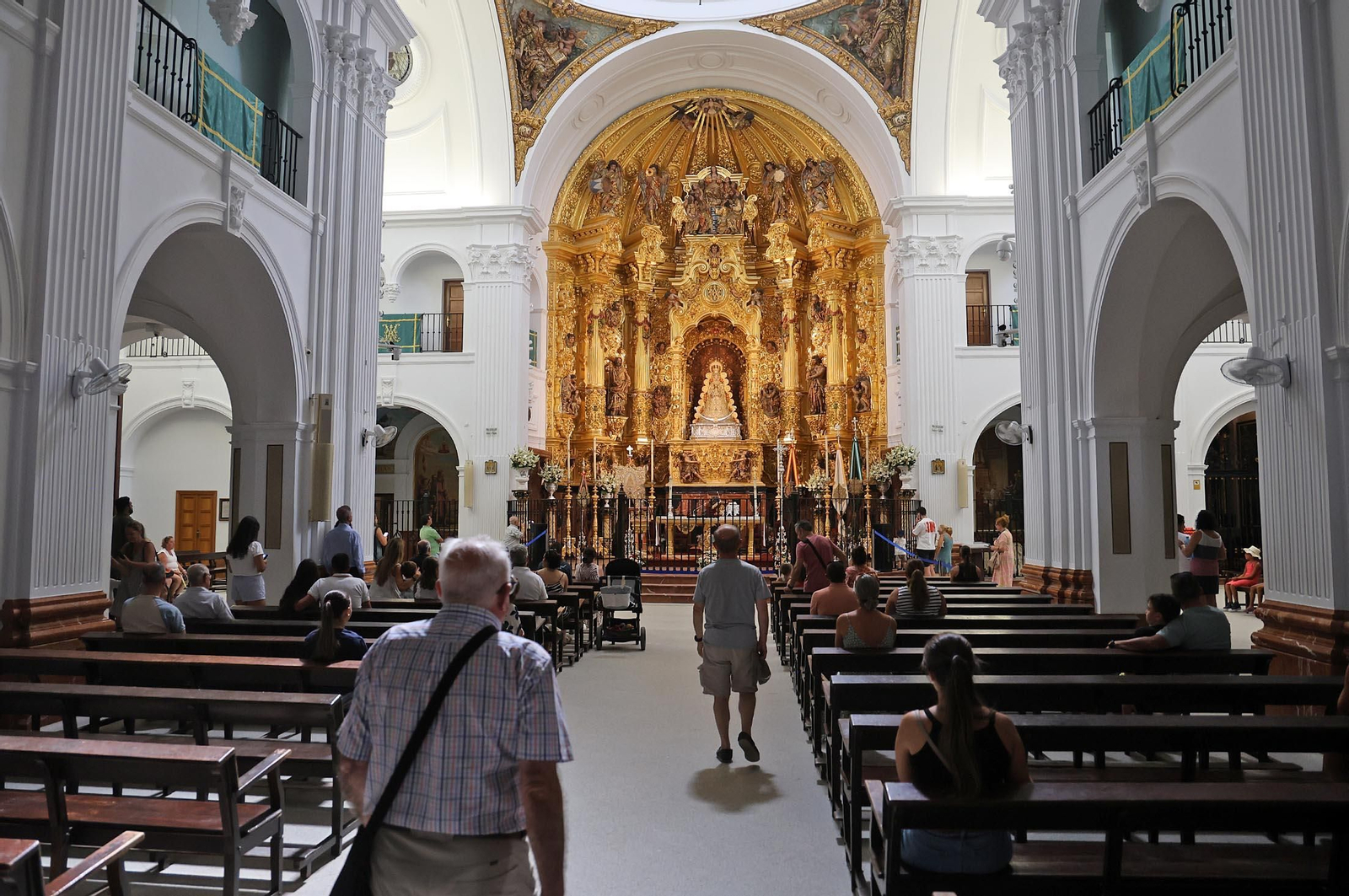 Imágenes del ambiente en el Rocío Chico en la mañana del sábado