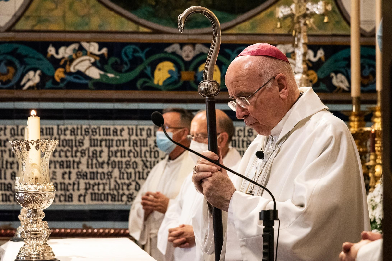 Imágenes de la misa y acto de despedida del obispo de Huelva José Vilaplana
