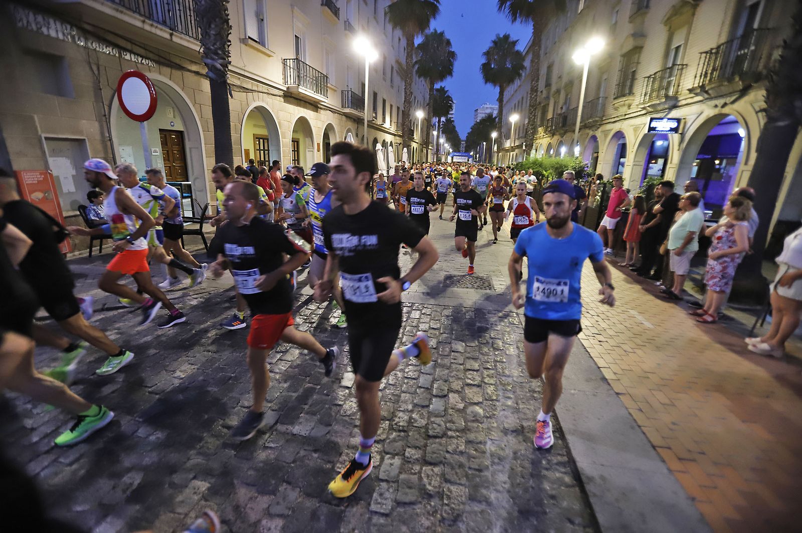 Imágenes de la Carrera Nocturna de Huelva