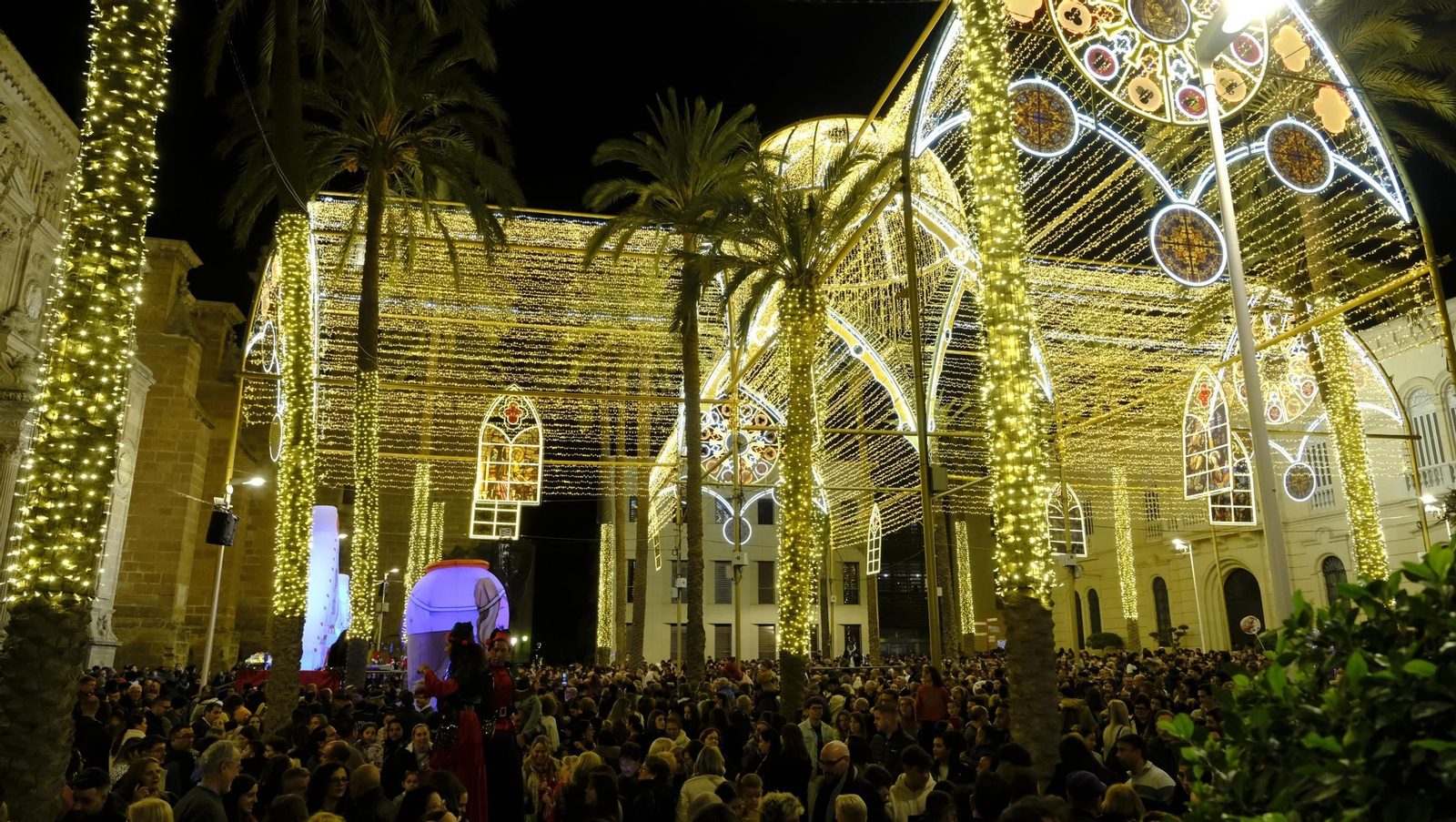 Las mejores imágenes del encendido navideño en Almería