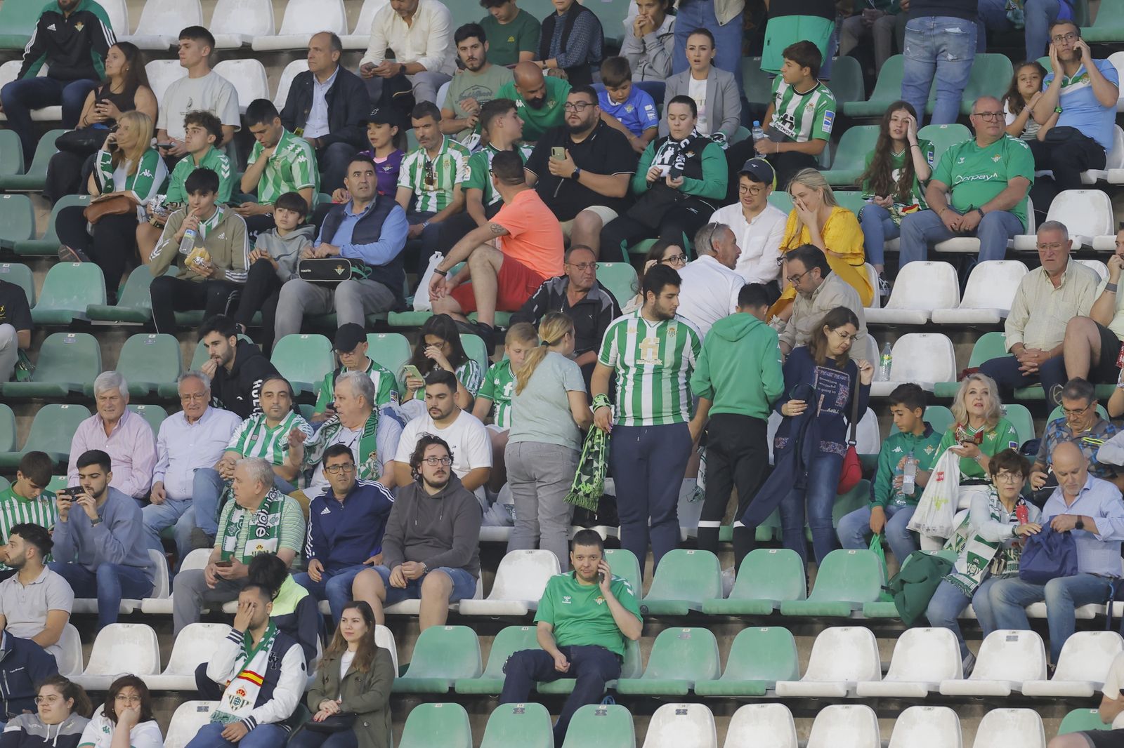 Búscate en las fotos de Betis-Getafe