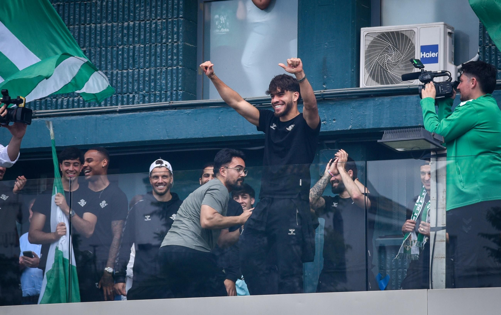 La celebración del Betis en el Villamarín