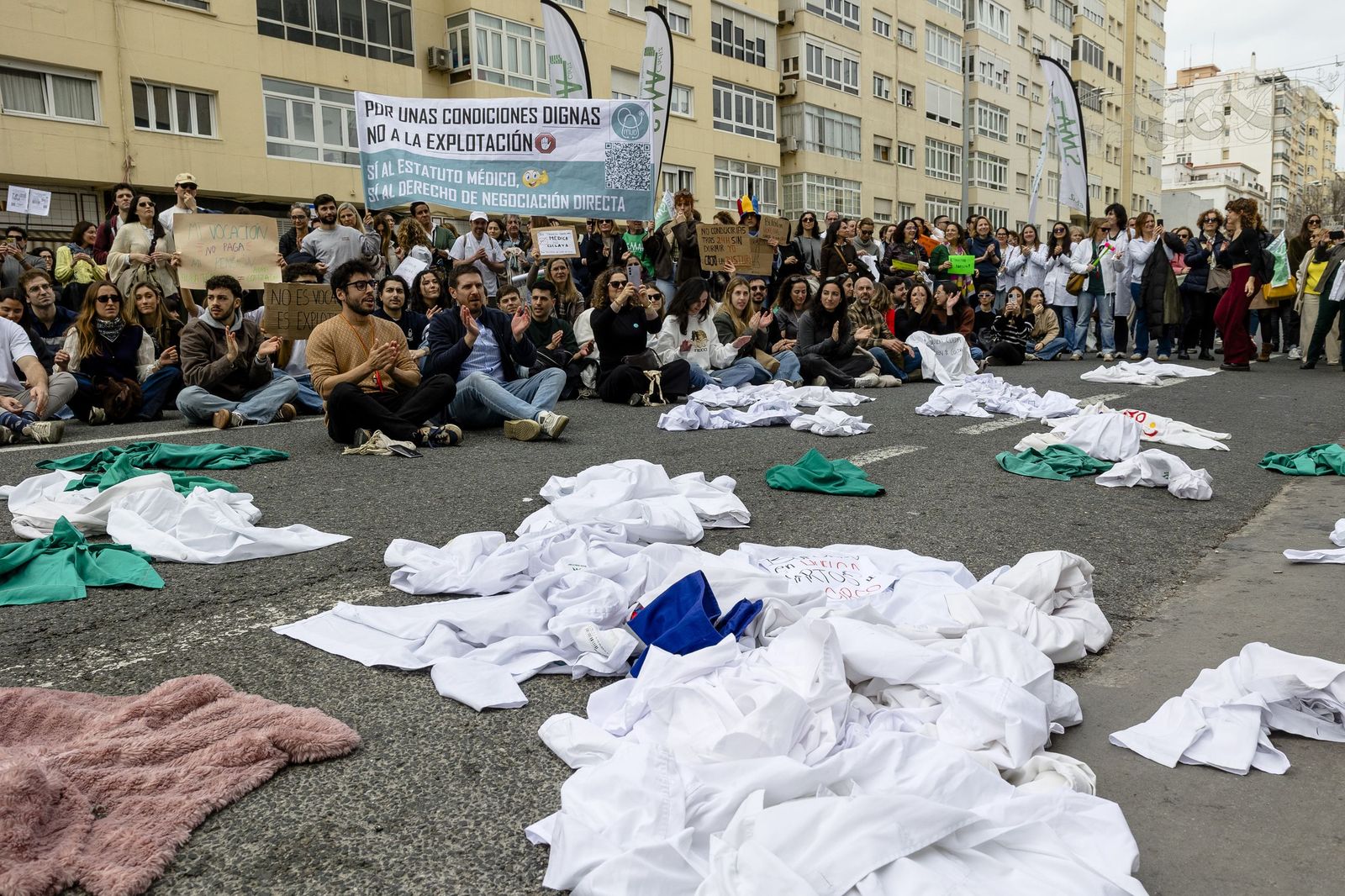 Las imágenes de la manifestación de médicos en Cádiz