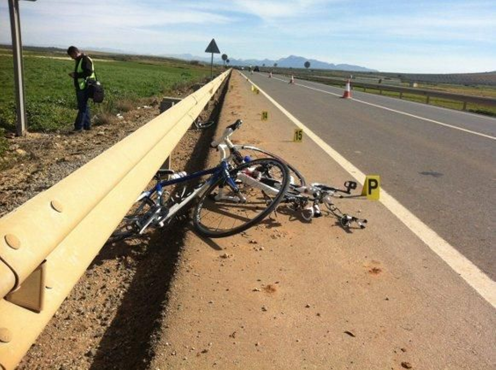 Fallecen dos ciclistas atropellados por un conductor que dio positivo