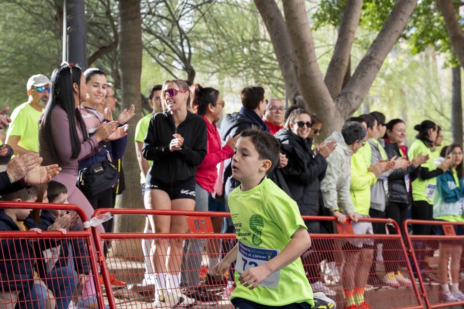 Almería corre unida contra el cáncer en una jornada solidaria