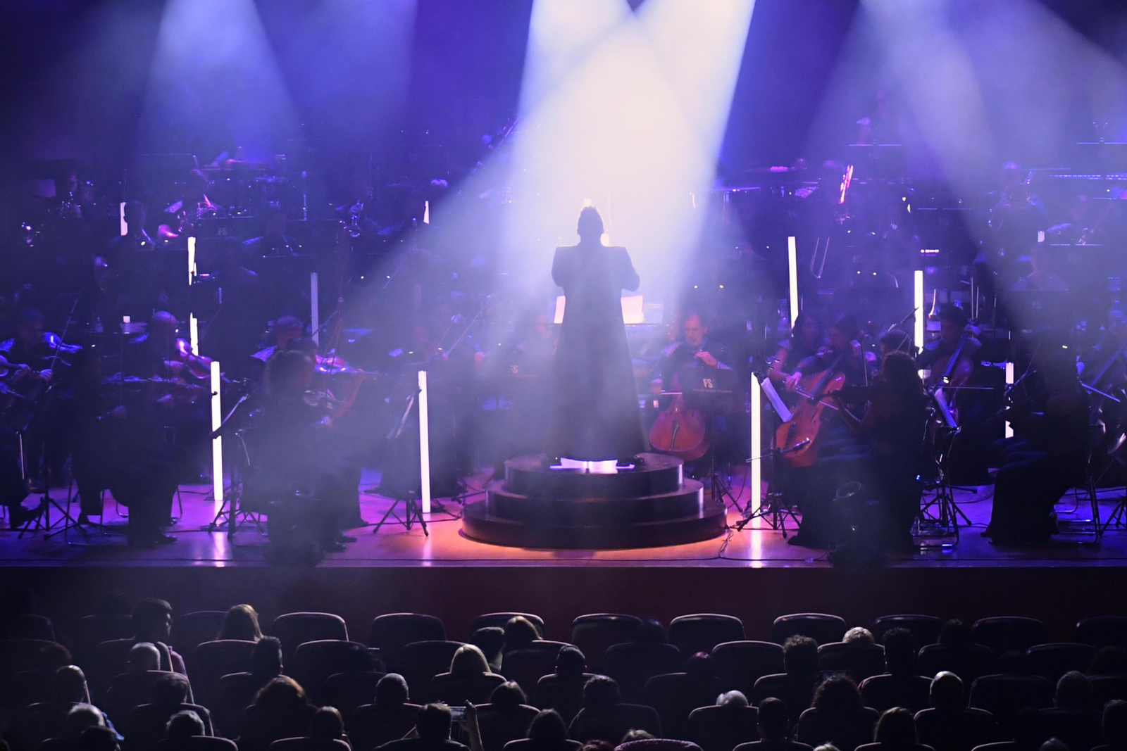 Un momento de la actuación de la Film Symphony Orchestra en Granada.