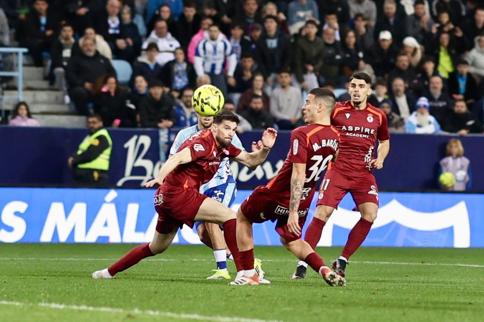 El golazo de David Larrubia que hizo estallar a La Rosaleda, foto a foto