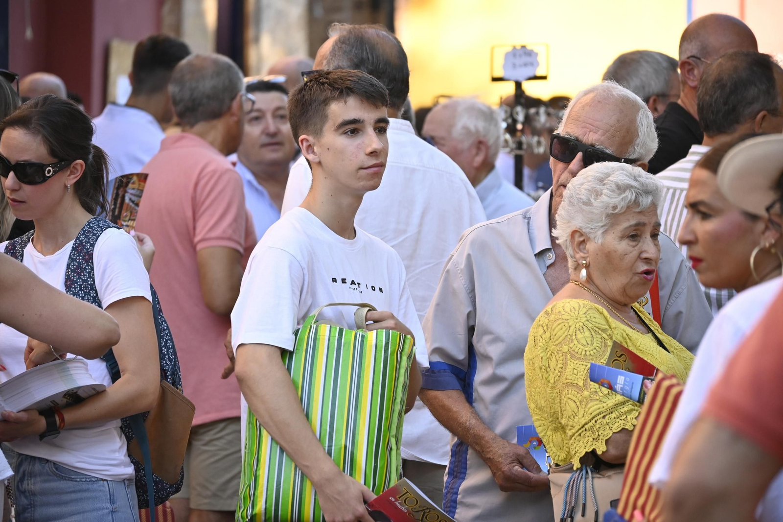 Imágenes de ambiente en el tercer día de toros en Huelva