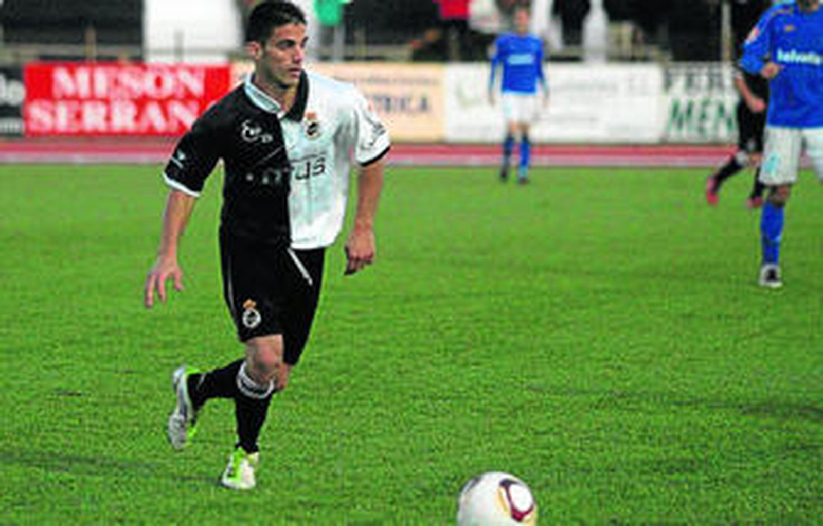 Francis, con la camisola albinegra del Centenario.