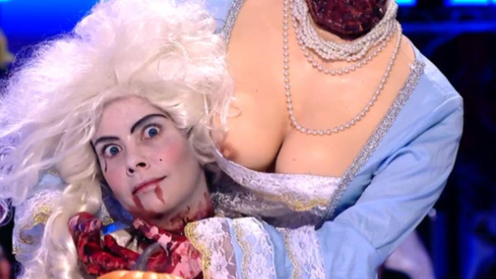 El bustó de María Antonieta, con el pezón al aire, con la decapitada Cristina Pedroche