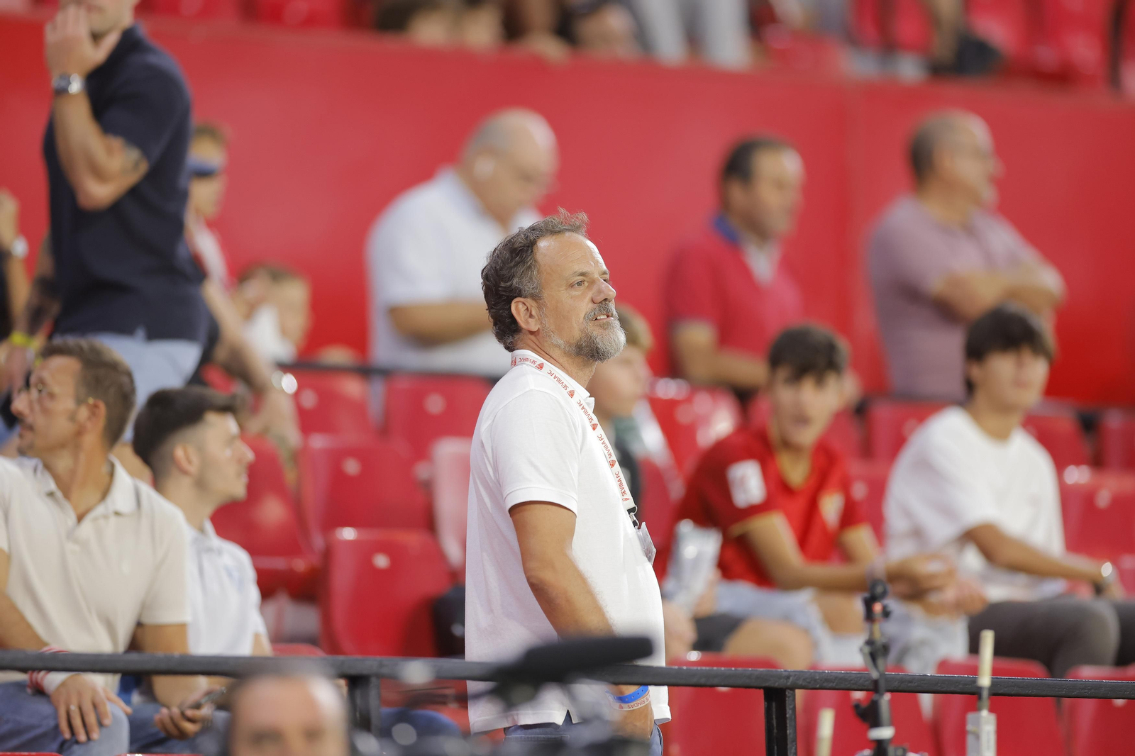 Búscate en las fotos del Sevilla-Lens