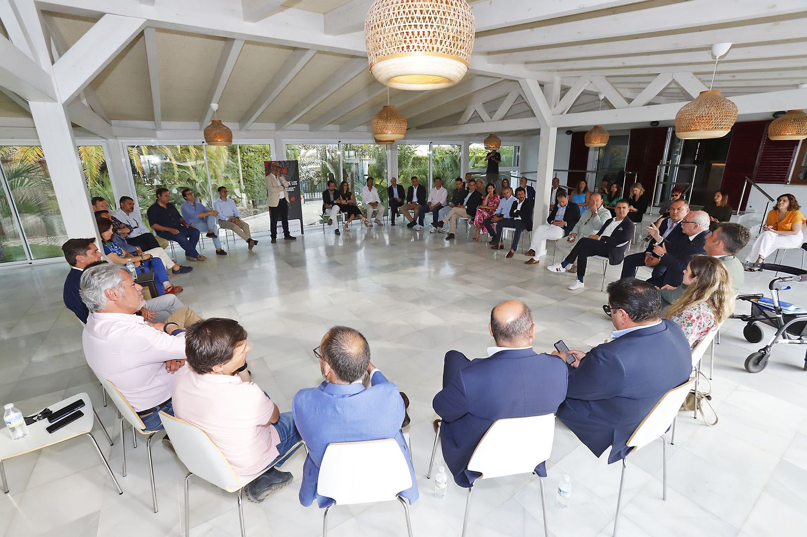 Imágenes del debate de "La Noche de los Frutos Rojos"