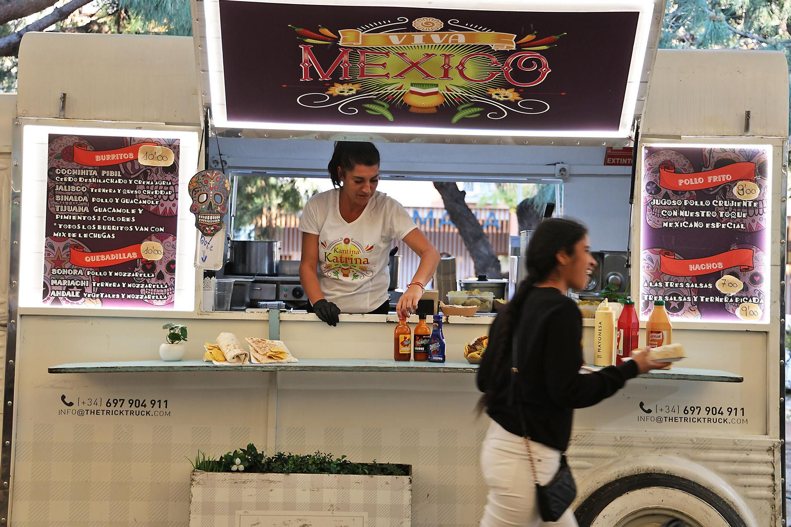 Imágenes del Festival Mundial de Foodtrucks y los cantajuegos DIsney en Huelva
