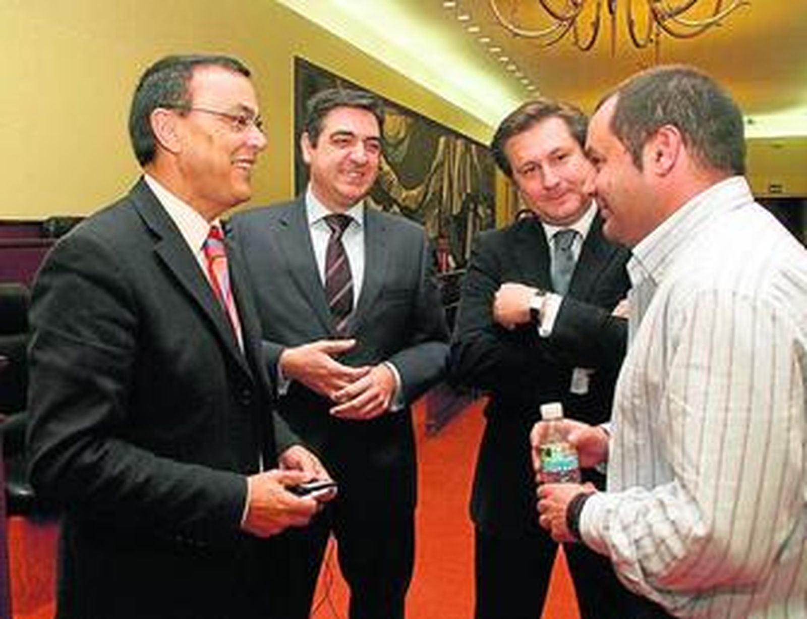Ignacio Caraballo del PSOE, Jesús Toronjo y José Ramón Gómez del PP, y Rafael Sánchez de IU.