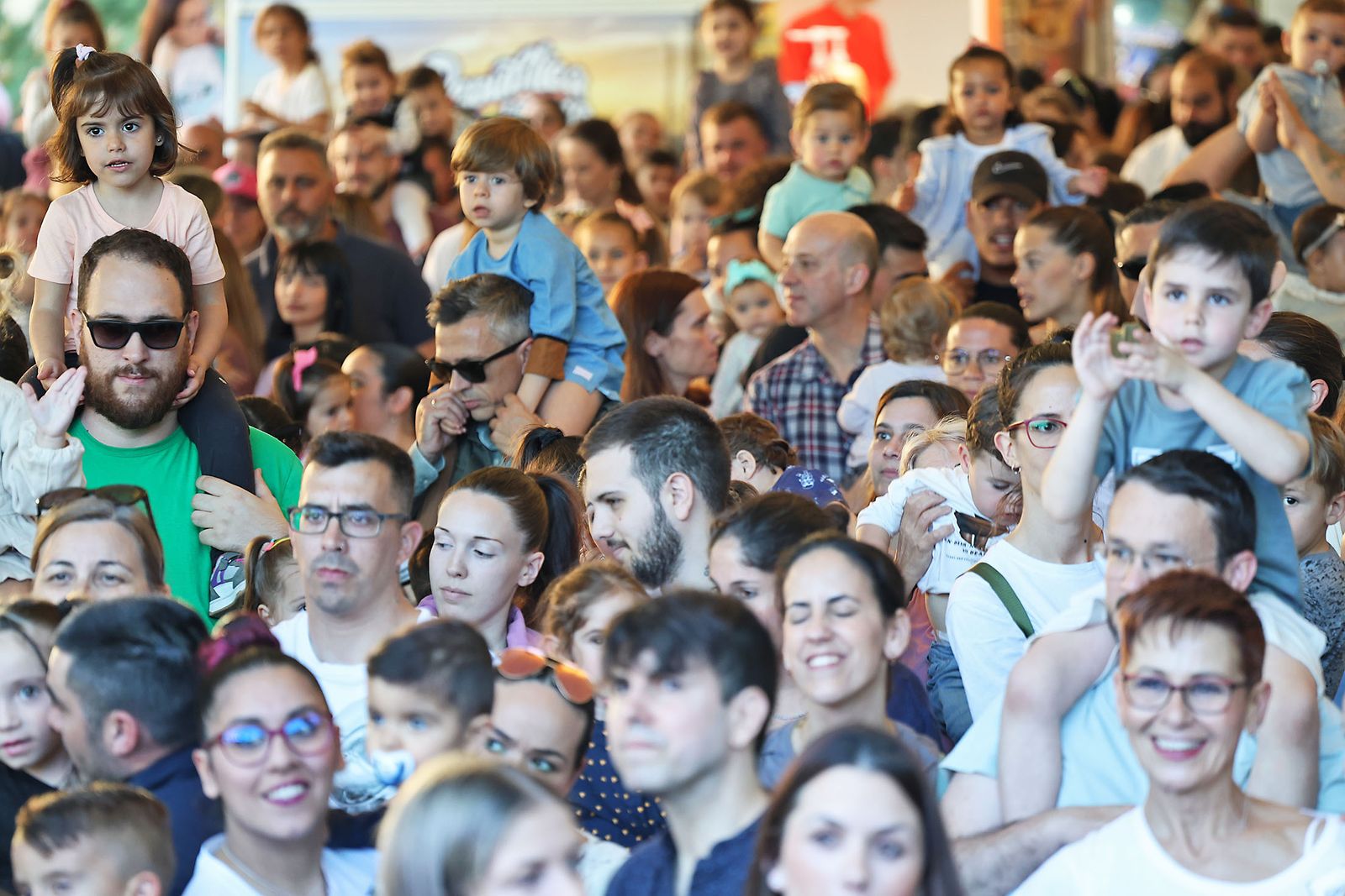 Imágenes del Festival Mundial de Foodtrucks y los cantajuegos DIsney en Huelva