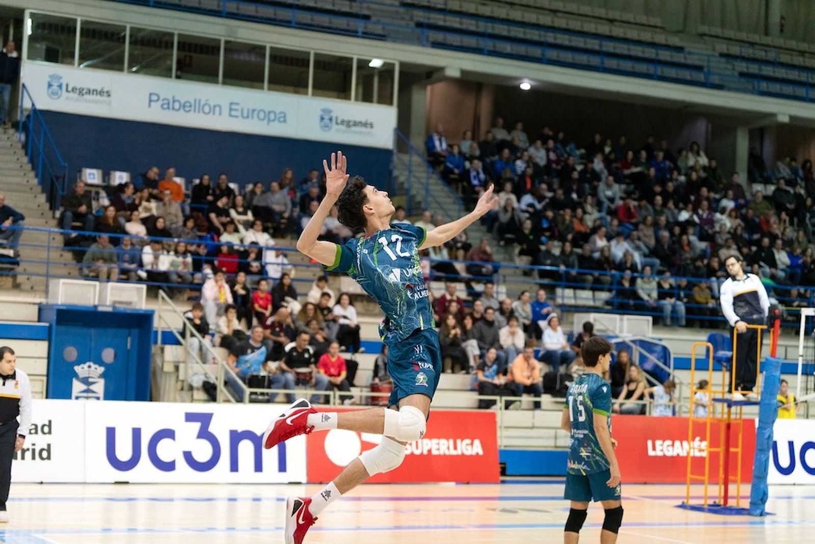 El central ahorrador en plena ejecución de un saque durante el encuentro de la pasada jornada en Leganés.
