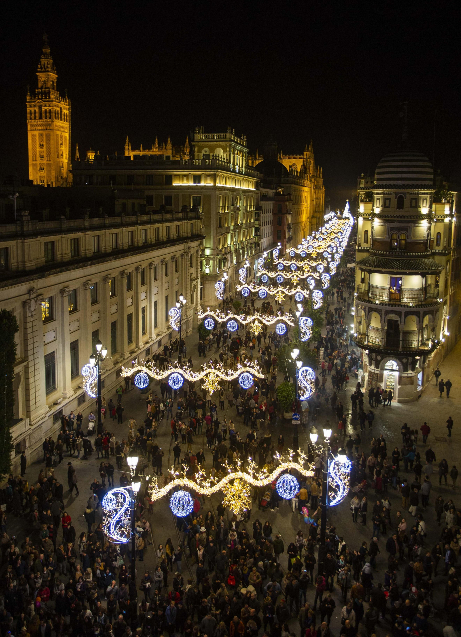 El encendido del alumbrado navideño, en imágenes