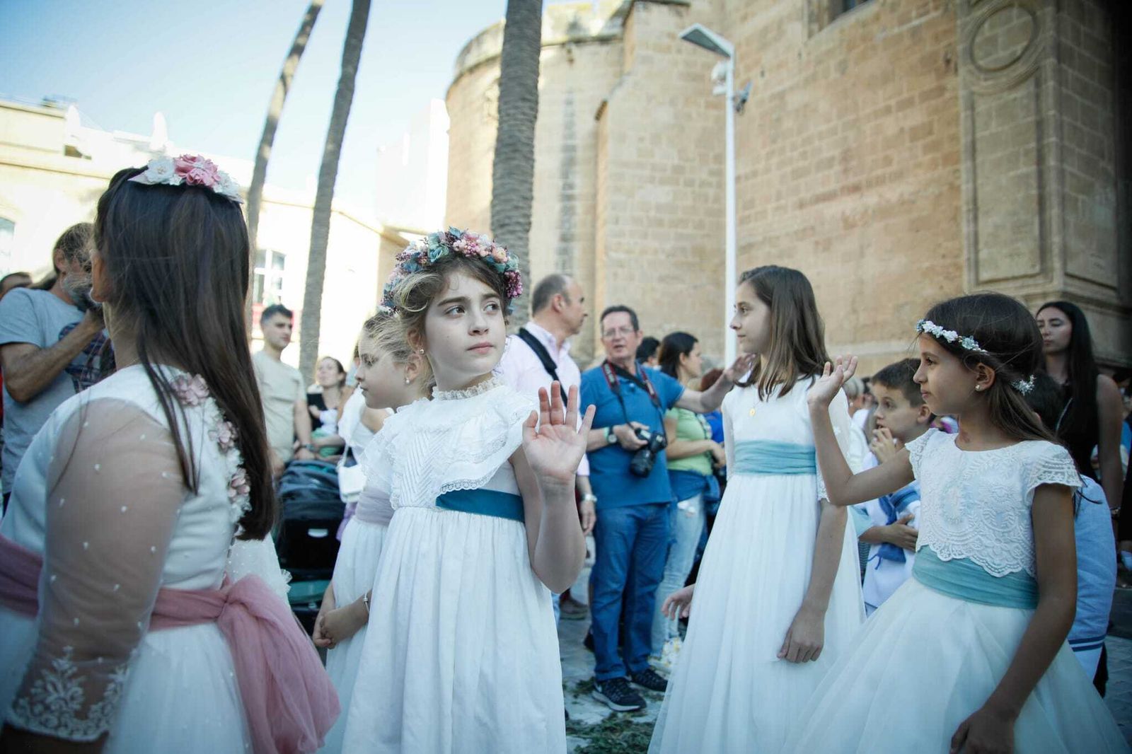 Imágenes de la procesión del Corpus Christi en Almería: así han sido la misa y la posterior marcha por la capital