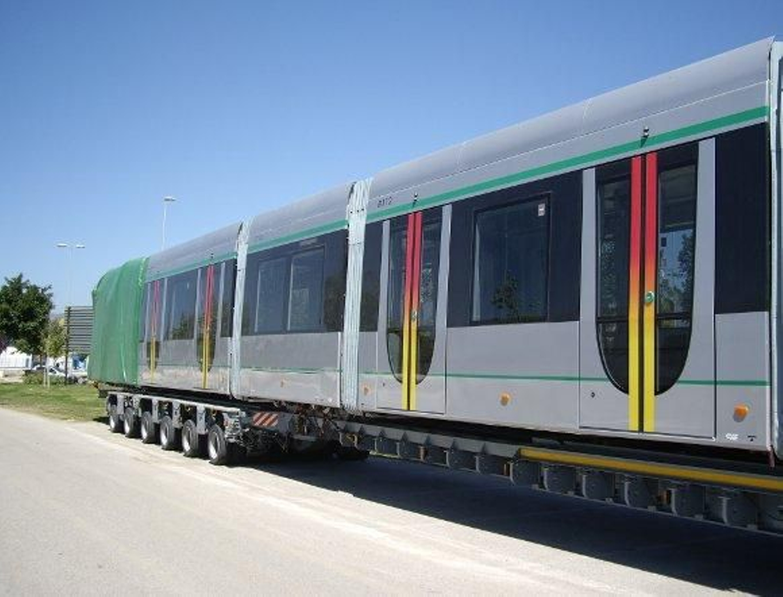 Vecinos de Bellavista piden a la Junta que no se aparque la línea 3 del Metro