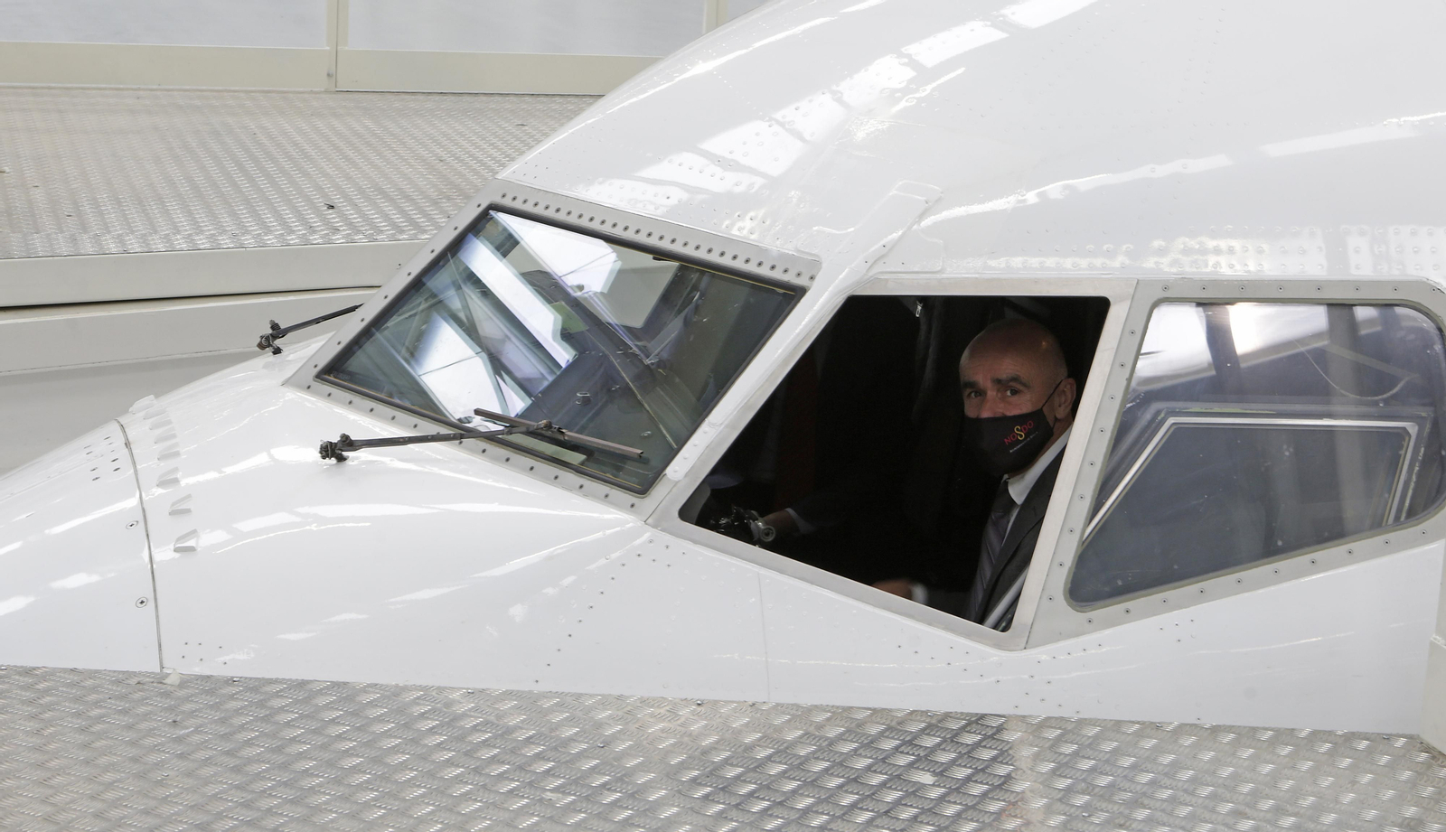 NUEVO HANGAR DE RYANAIR