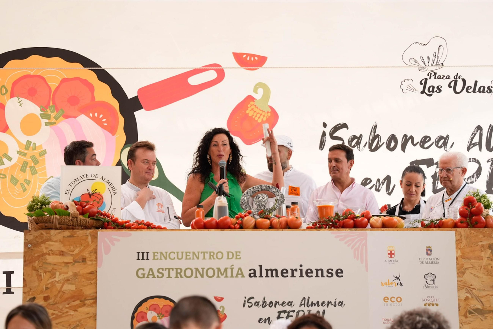 La Cofradía del Tomate y la semifinal del concurso gastronómico de la Feria de Almería, en imágenes