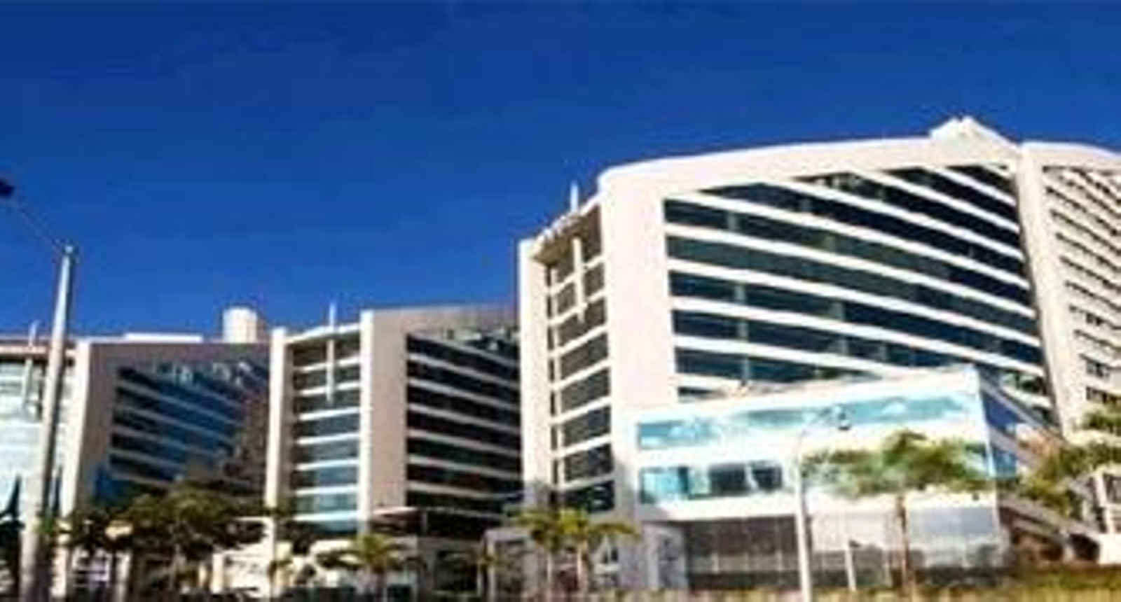 La expedición sufre un robo en el hotel