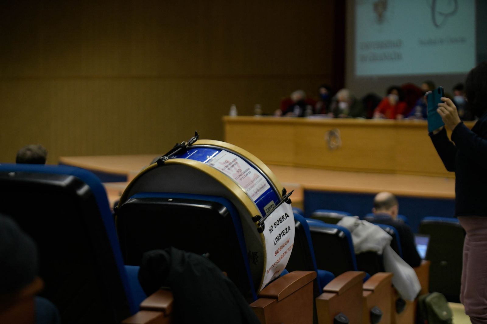 El claustro se celebró en el Aula Magna de Ciencias.