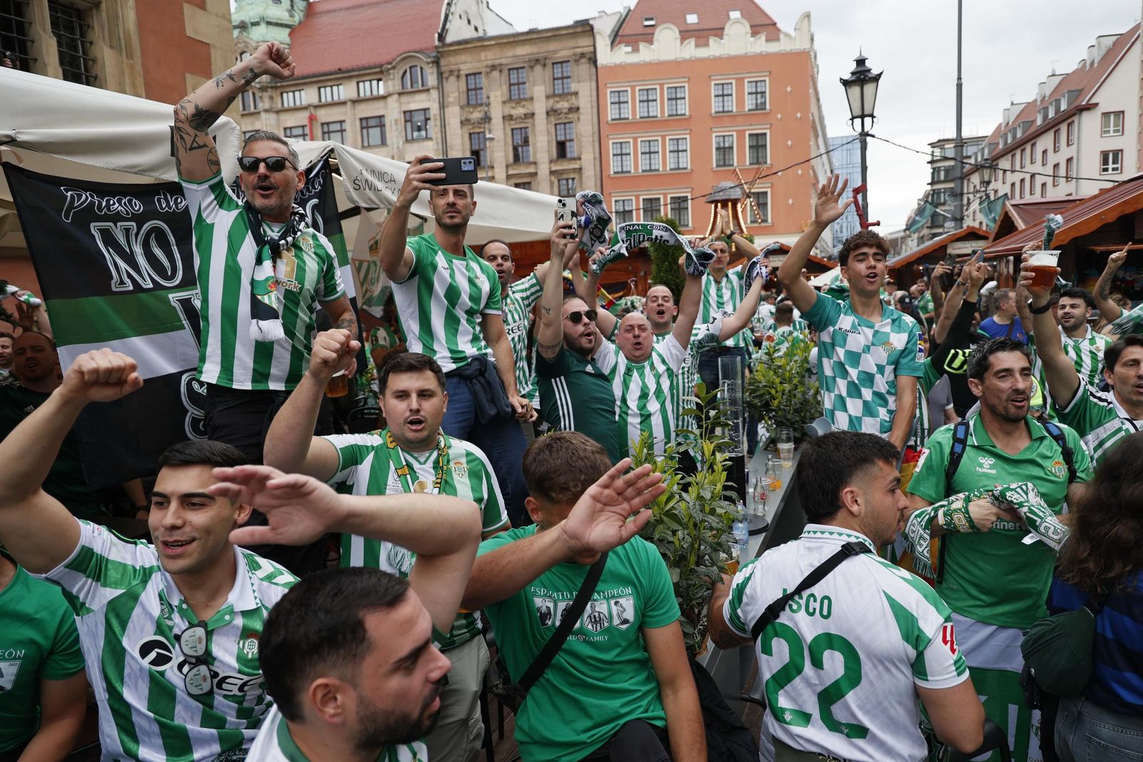 Las imágenes de la marea verde en al final de la Conference League