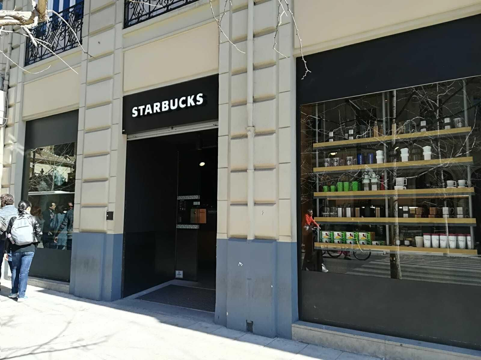 La tienda está abierta ya al público