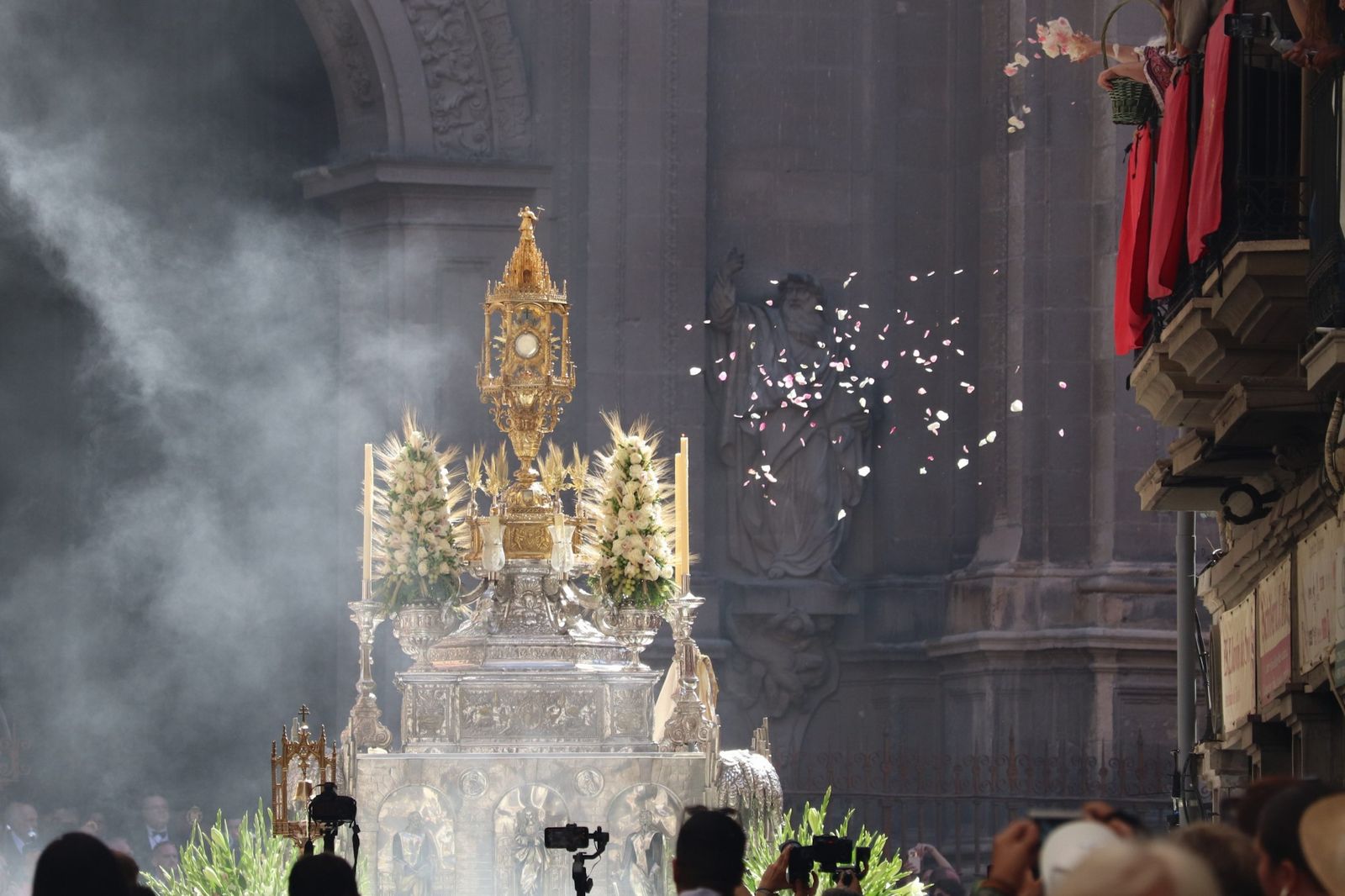 Las mejores imágenes de la salida de la Custodia del Corpus Christi ...