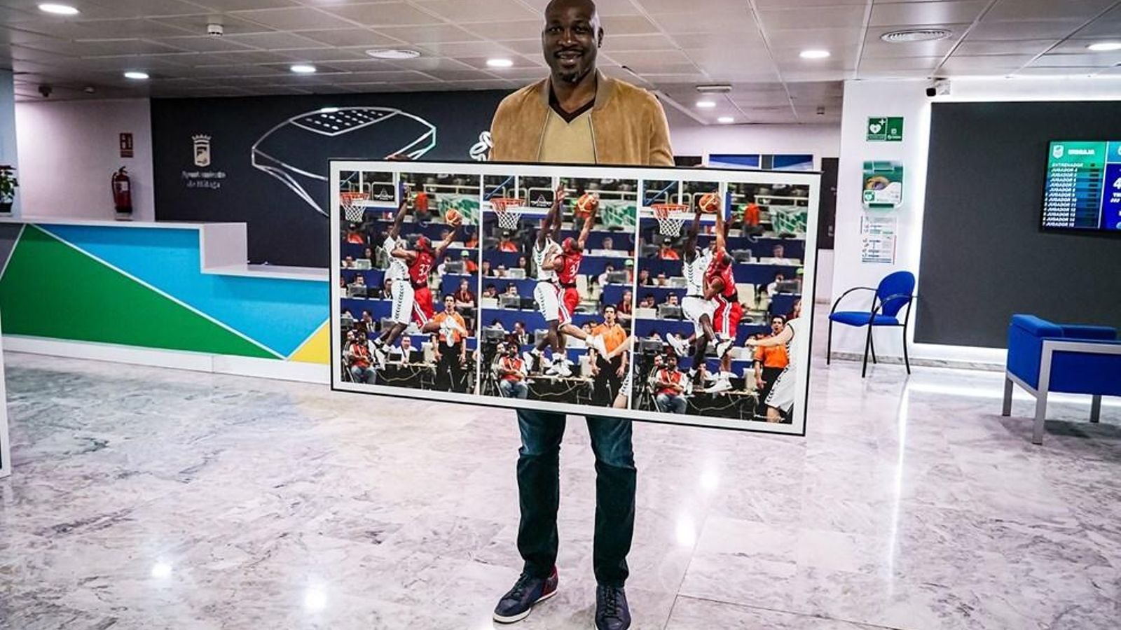 Pietrus, con su gran tapón a House en la Final Four de Atenas.