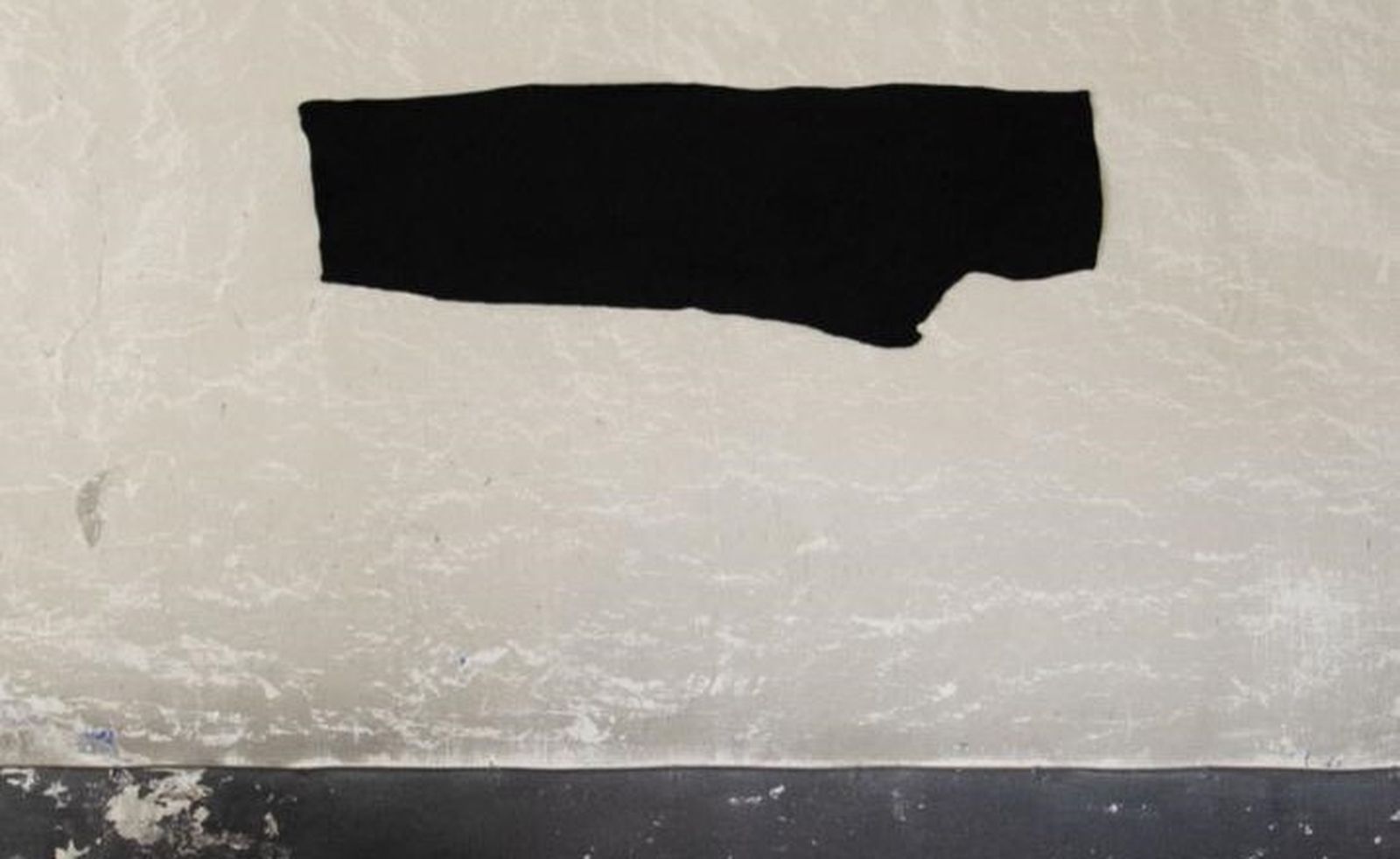 Detalle del cartel de la exposición del escultor Giacomo Mallardo en el ECCO de Cádiz.