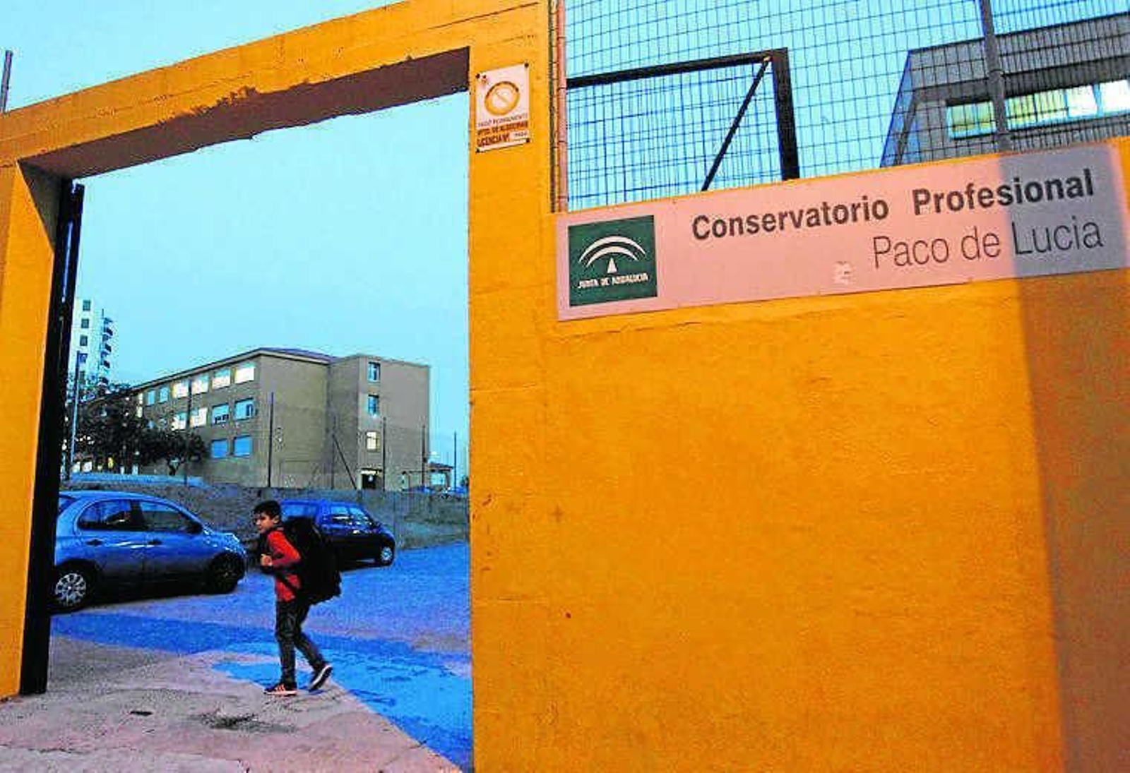 Un cartel en el Isla Verde que informa de que allí también está el conservatorio.