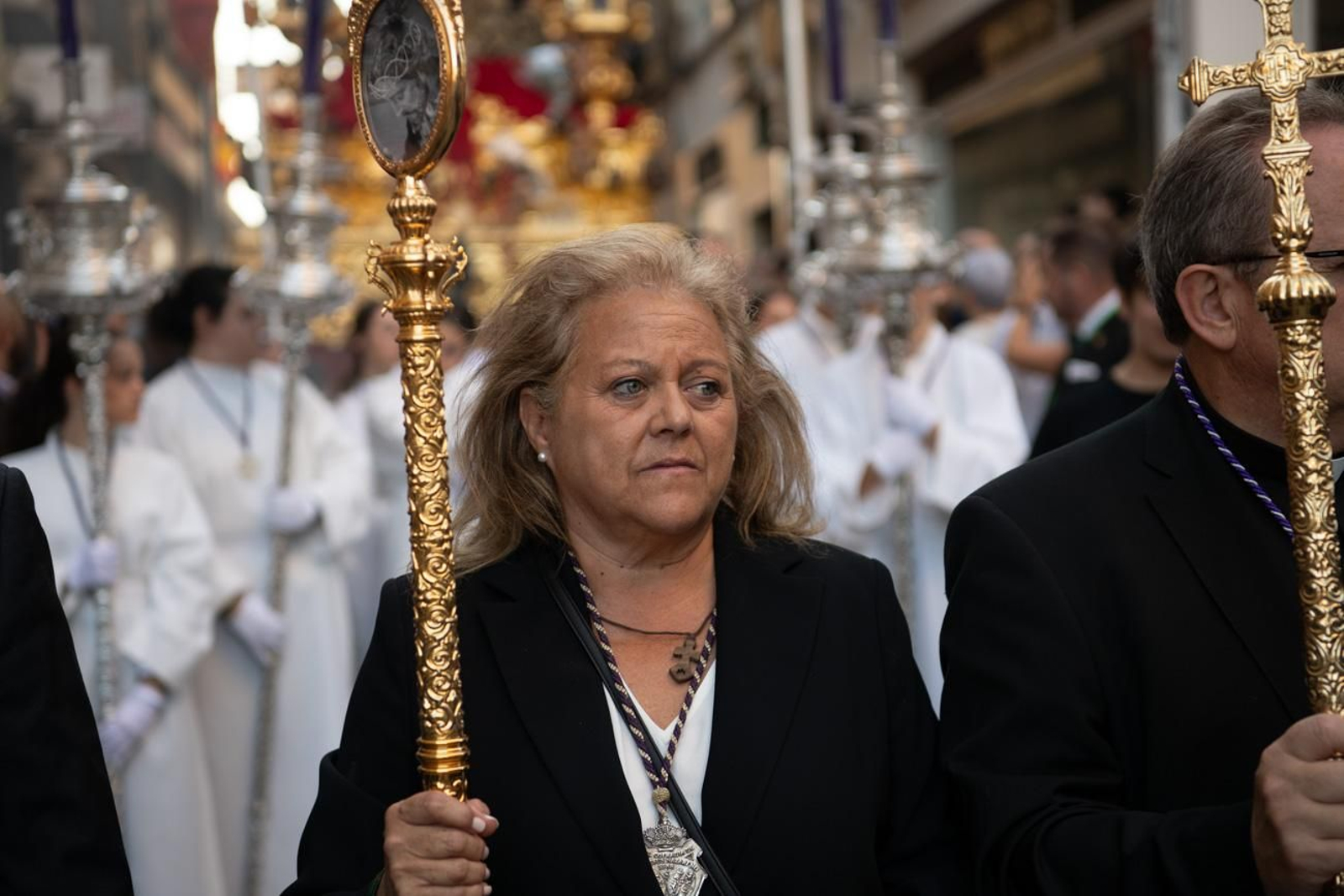 Una marea de devoción inunda Jaén al paso de la Magna, en imágenes