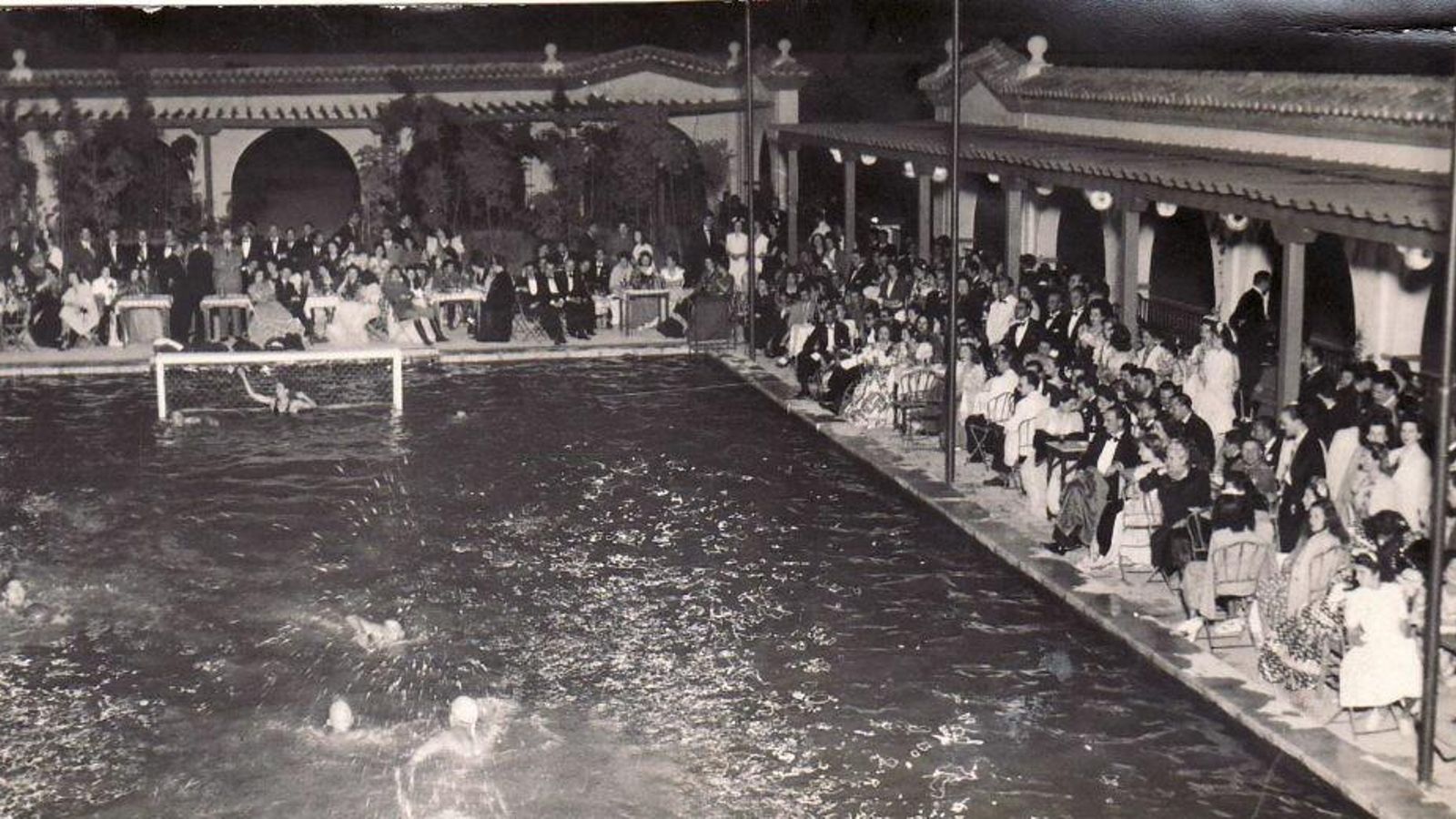 Un partido de waterpolo en la Inauguración del Estadio de la Juventud en 1946_ Un partido de waterpolo en la Inauguración del Estadio de la Juventud en 1946_