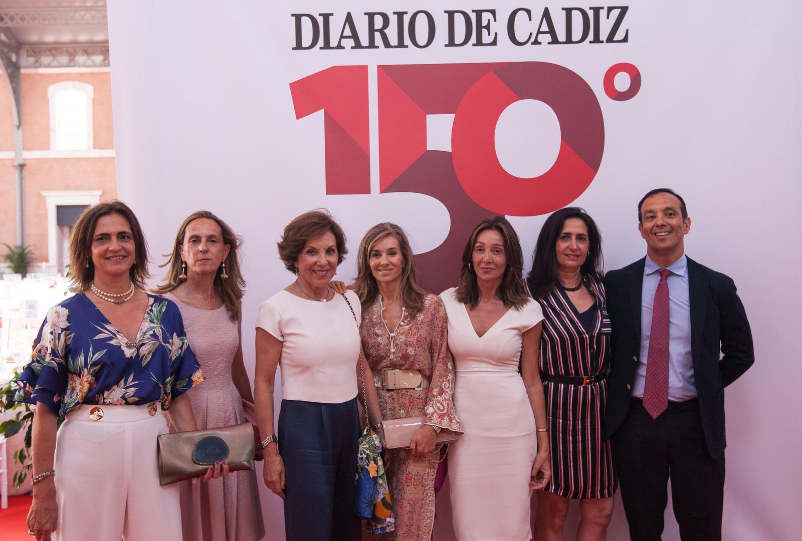 Rosa Joly, Inmaculada Castro, Joaquina Martínez de Salazar, Teresa Joly, María Jesús Joly, Rosario Joly y Federico Joly.