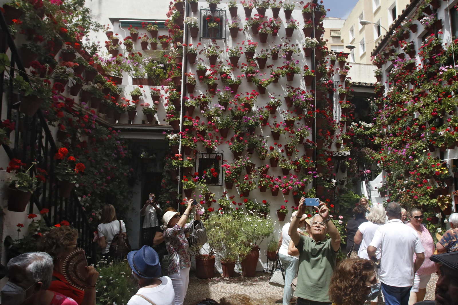 Un sábado de bulla en los Patios de Córdoba, en fotografías