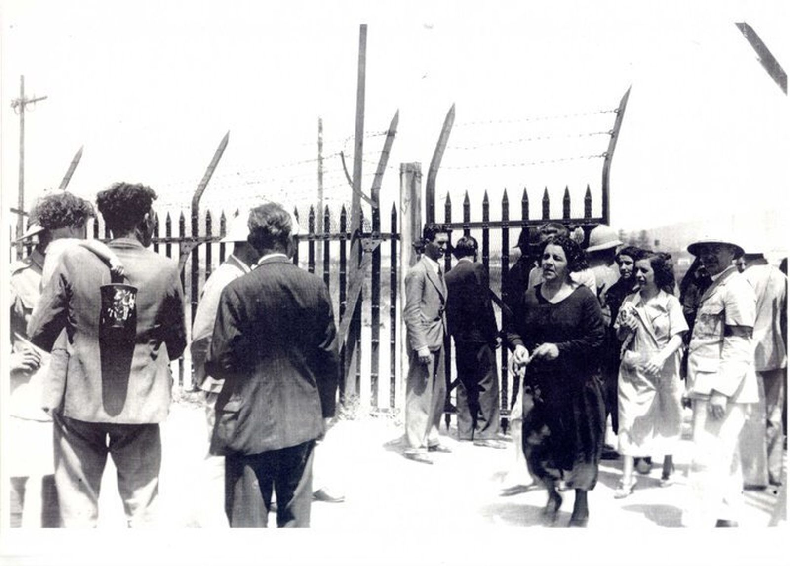 Linenses entrando en Gibraltar en los primeros días de la sublevación.