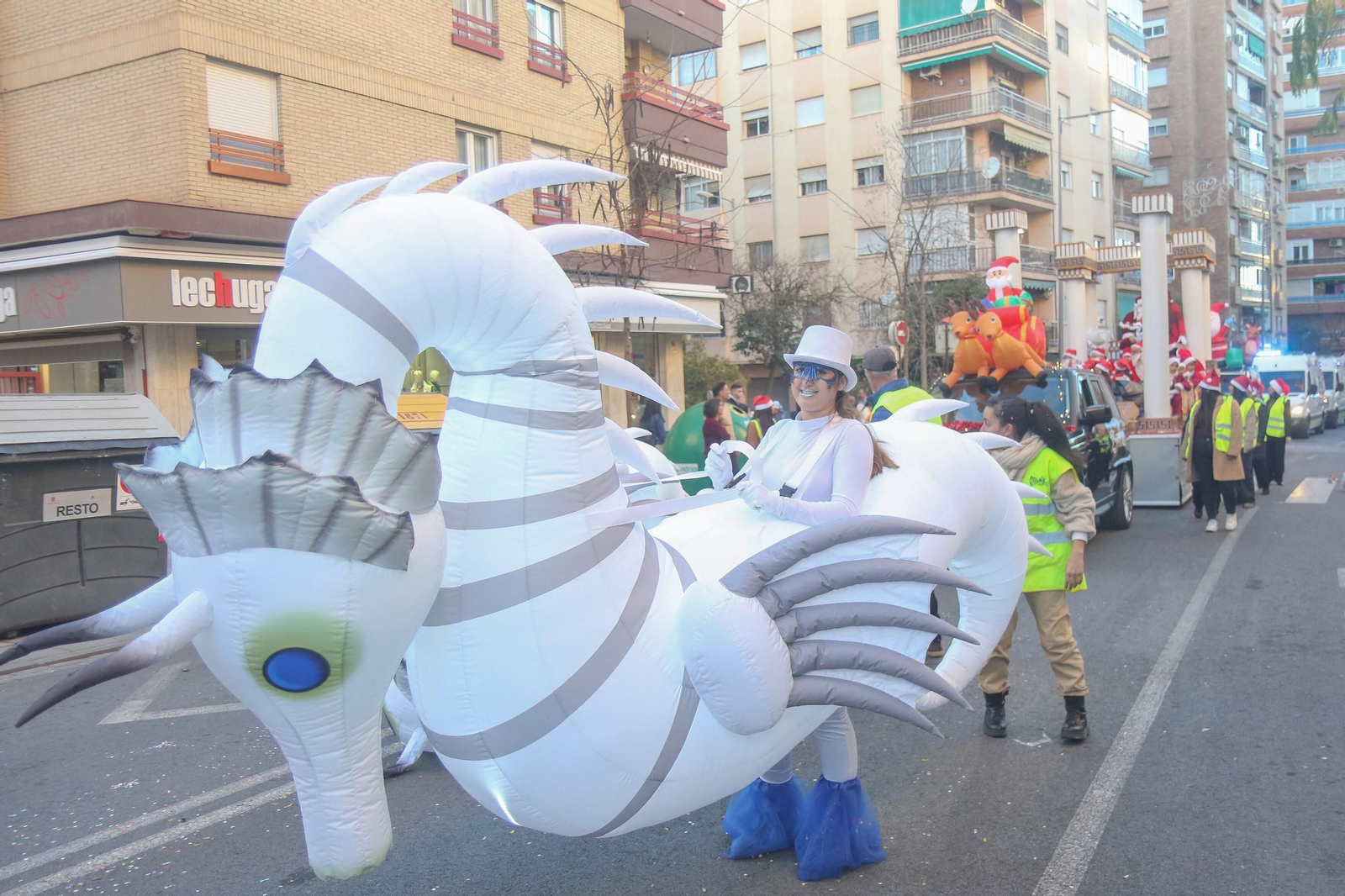 Las mejores imágenes de la cabalgata de Papá Noel en Granada