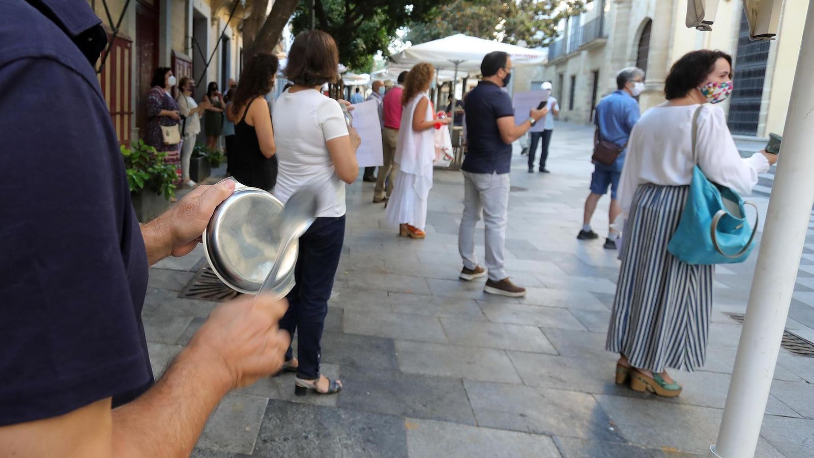 Otro momento de la concentración de la plataforma de afectados por las obras del eje Corredera-Esteve-Cerrón..