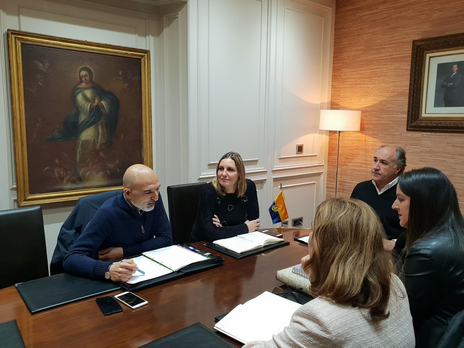 Jorge Serradilla, reunido con el alcalde de Algeciras y concejalas.