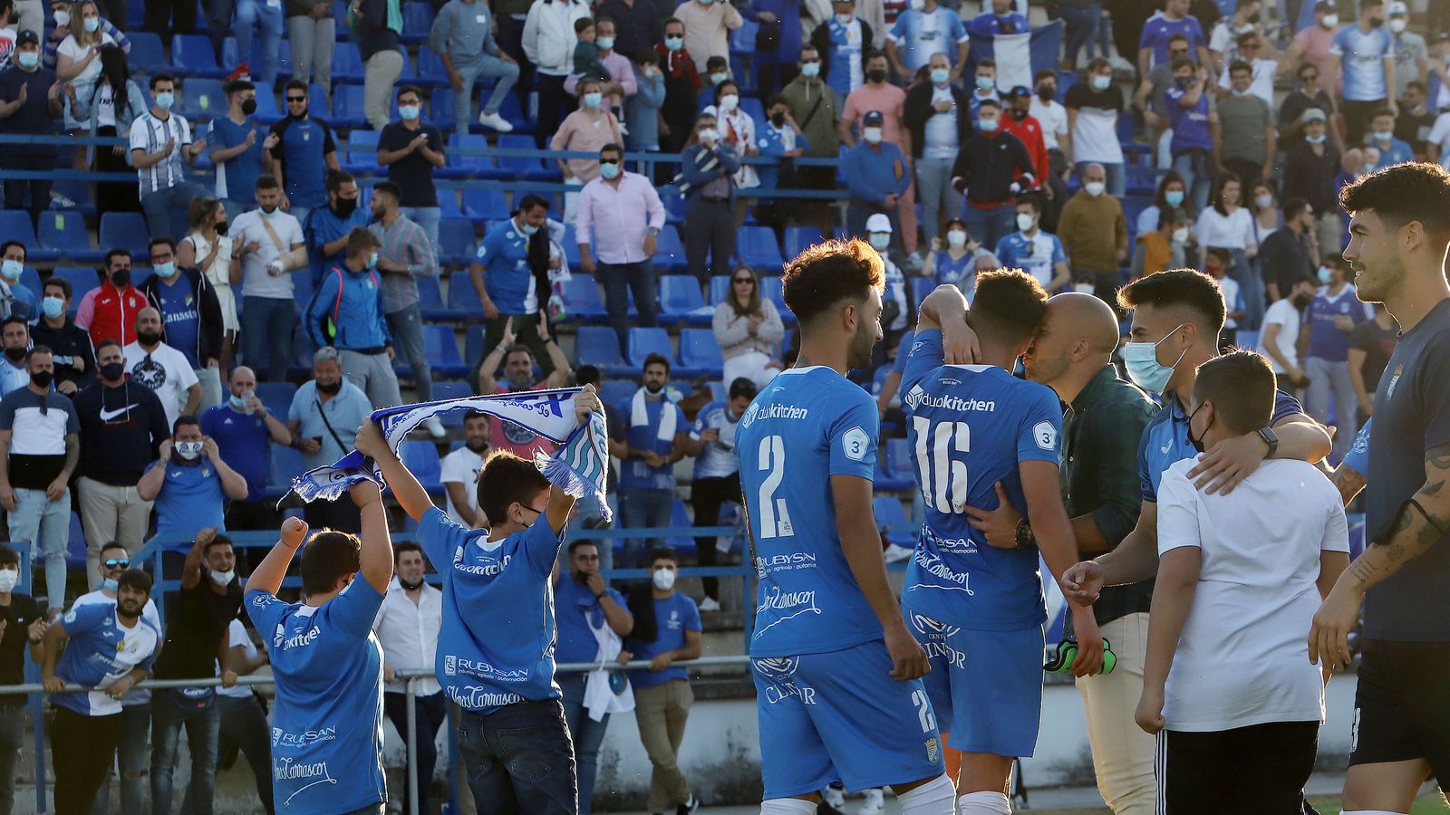 Imágenes del Xerez CD contra el Puente Genil en la Juventud