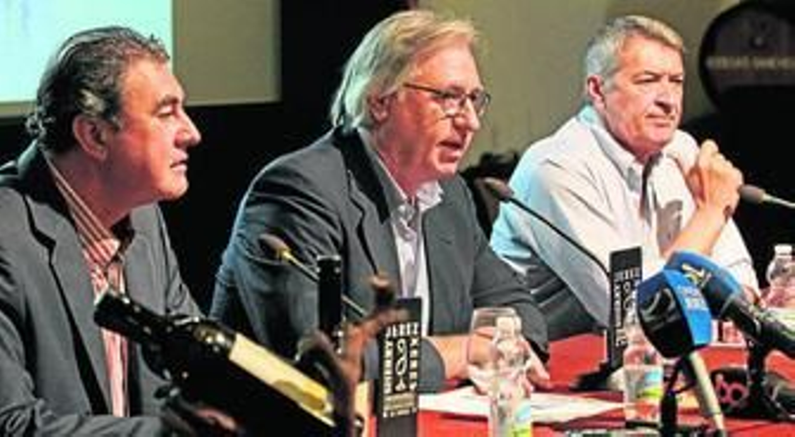 Manuel Cobos, Francisco Camas y César Saldaña durante la presentación de las Catas Magistrales ayer.