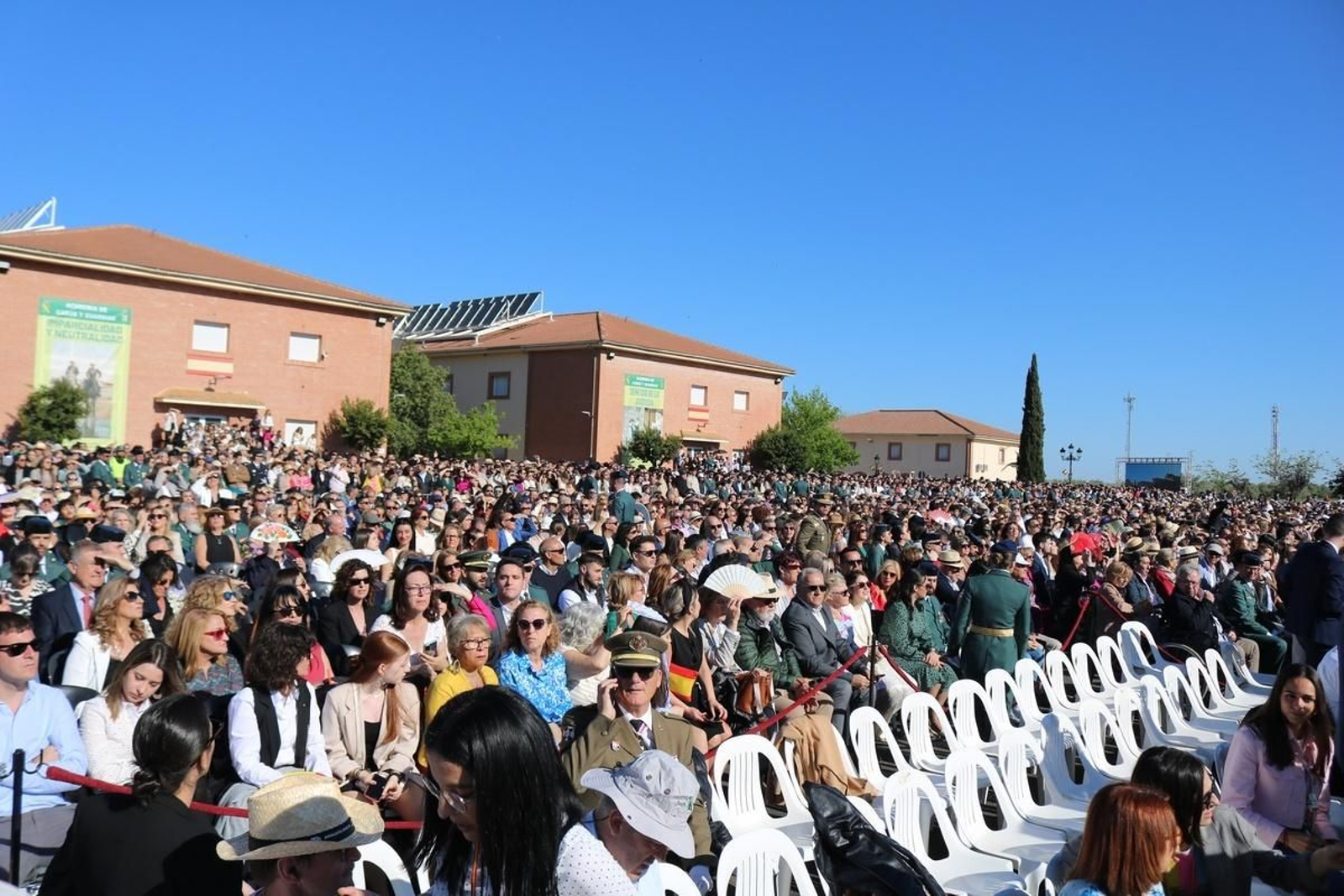 En imágenes: así ha sido la jura de bandera de la Guardia Civil presidida por el rey Felipe VI
